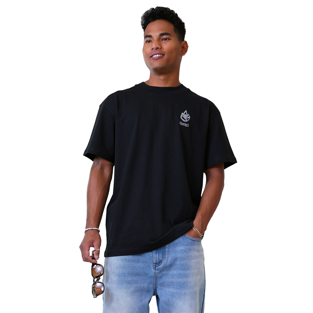 Guzzling 19 Tee - Phieres - Black - T-Shirt